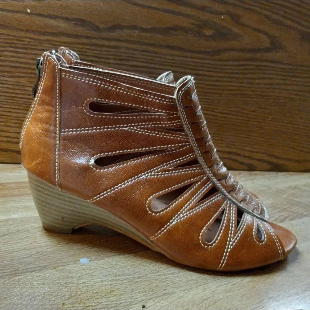 N.Y V.I.P Wedge Sandals